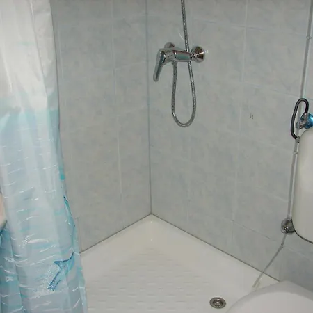 شقة Tone تروغير